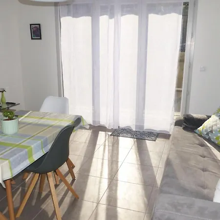 Terrasses Des Thermes - Belles Prestations Pour Ce Joli 2 Pieces ! A Deux Pas Des Thermes ! Mae-6634 * Aix-les-Bains
